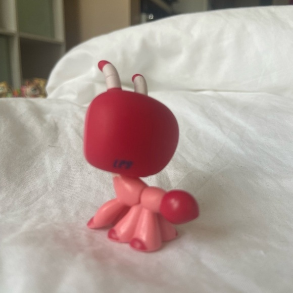 Authentic Littlest Pet Shop #2410 Red Ant Blythe - Picture 7 of 13